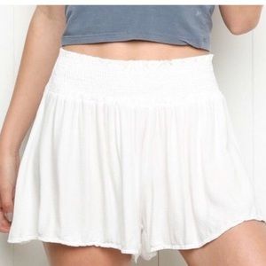 NWOT BRANDY MELVILLE WHITE FLOWY SHORTS